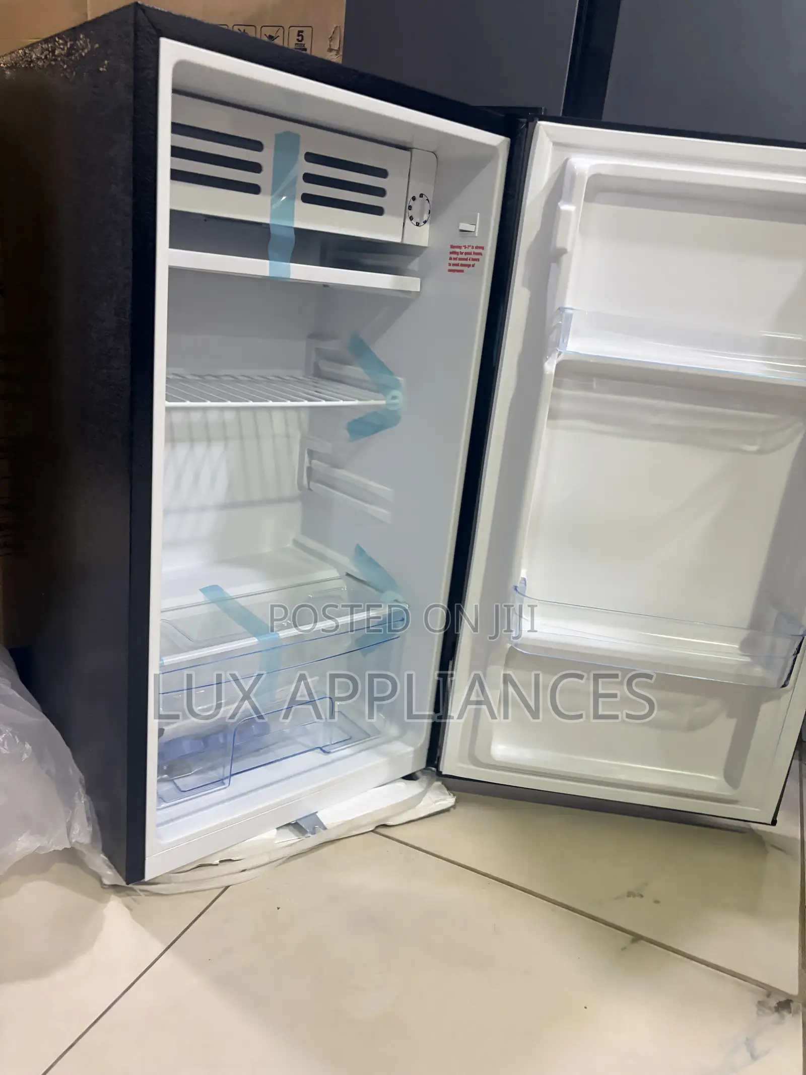 Royal 105L Compact Refrigerator for Home