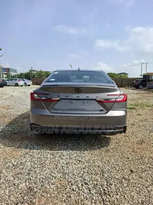 Toyota Camry SE 2025 Gray