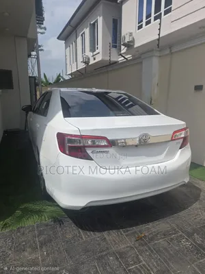 Toyota Camry XLE 4dr Sedan w/Prod. End 11/13 (3.5L 6cyl 6A) 2014 White