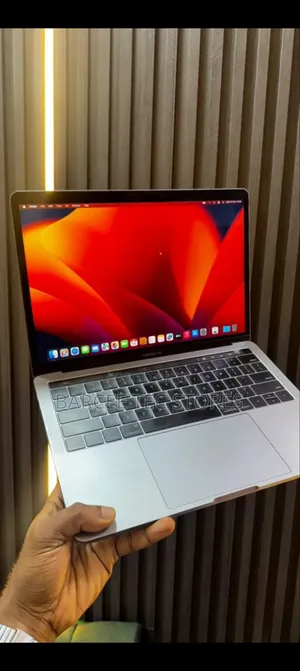 Laptop Apple MacBook Pro 2017 8GB Intel Core i5 SSD 256GB