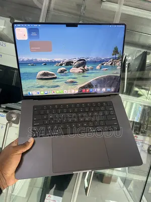Laptop Apple MacBook Pro 2024 M4 Max 64GB Apple M4 Max SSD 1T