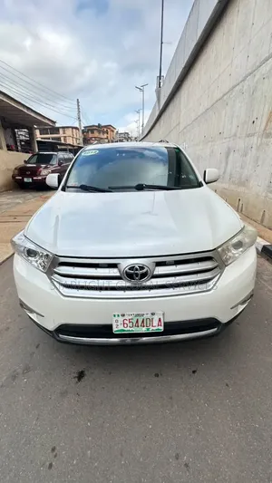 Toyota Highlander SE 2012 White