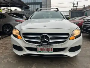 Mercedes-Benz C300 Sport 4dr AWD 4Matic Sedan (2.0L 4cyl 7A) 2015 White