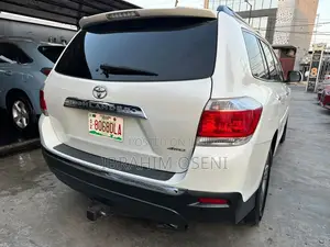 Toyota Highlander Limited 2011 White