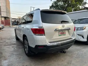 Toyota Highlander Limited 2011 White