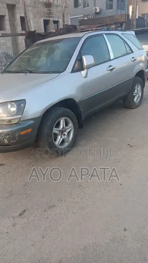 Lexus RX 2000 Gold