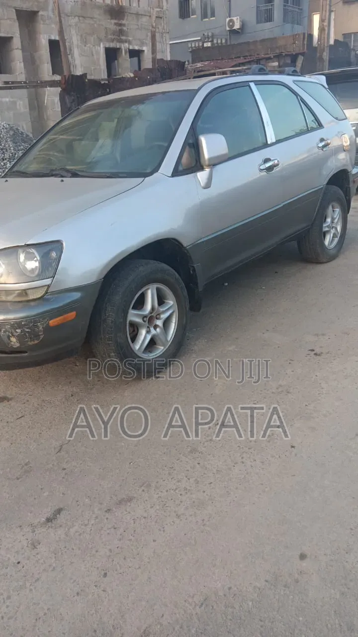 Lexus RX 2000 Gold