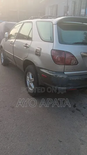 Lexus RX 2000 Gold
