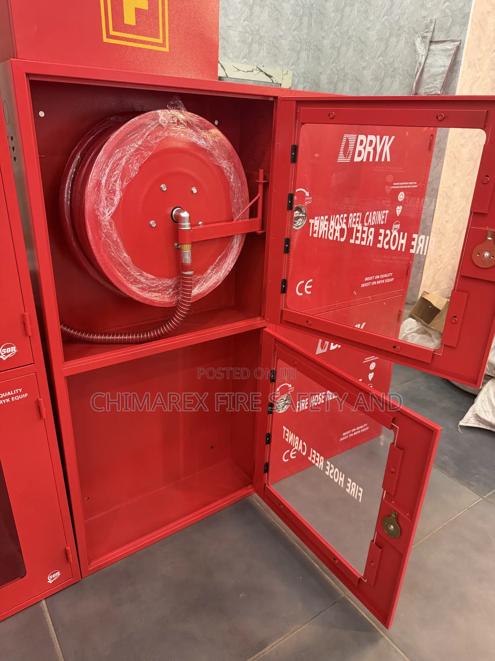 Double Hosereel Cabinet With Glass