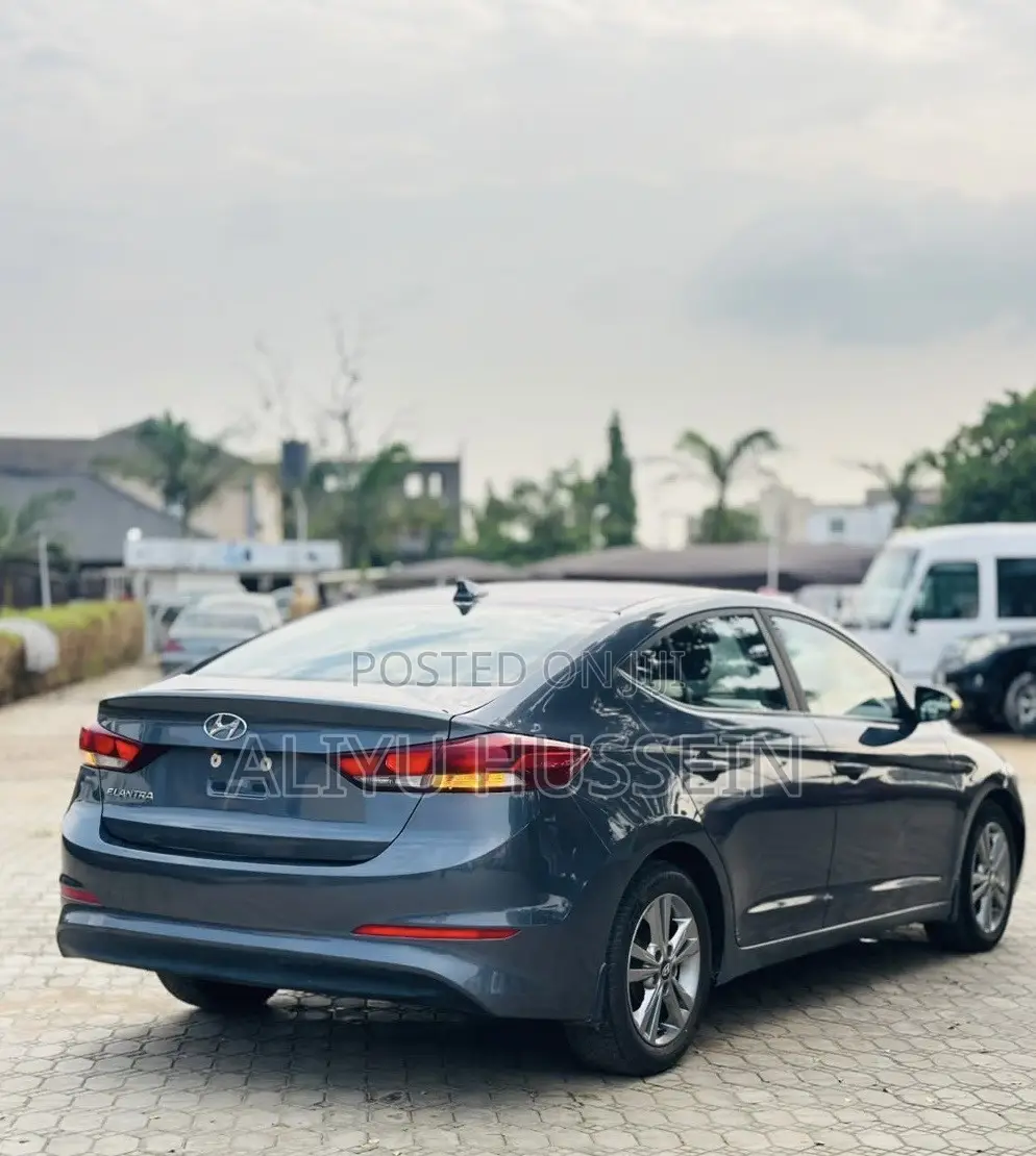 Hyundai Elantra 2018 Gray