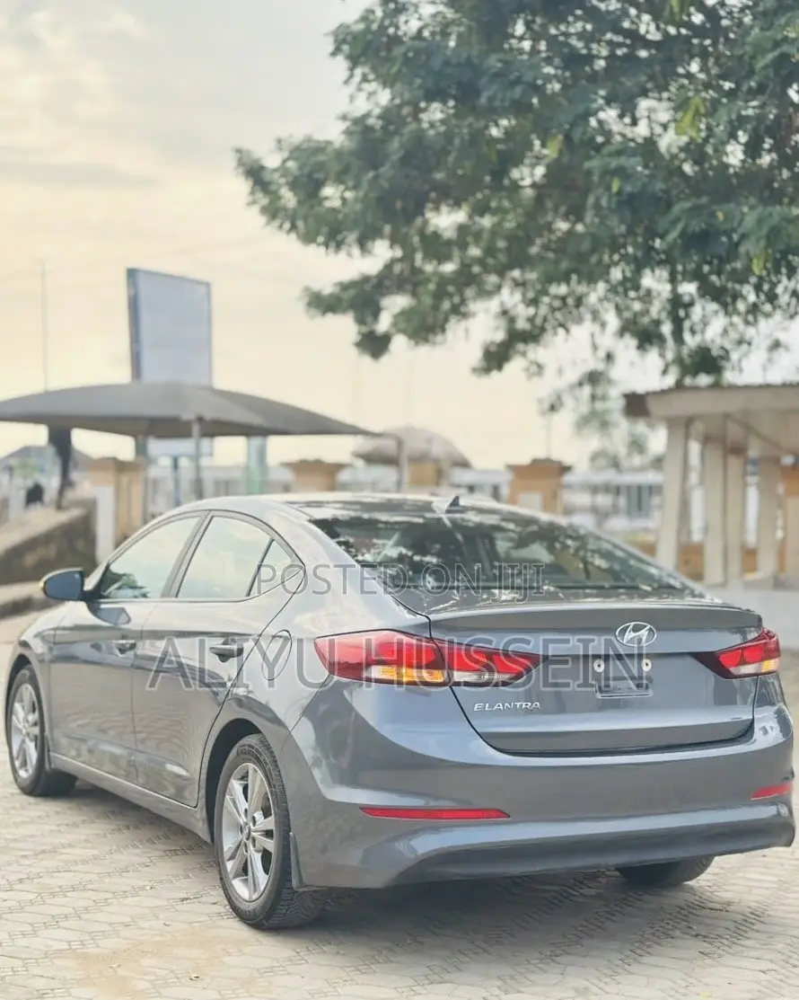 Hyundai Elantra 2018 Gray
