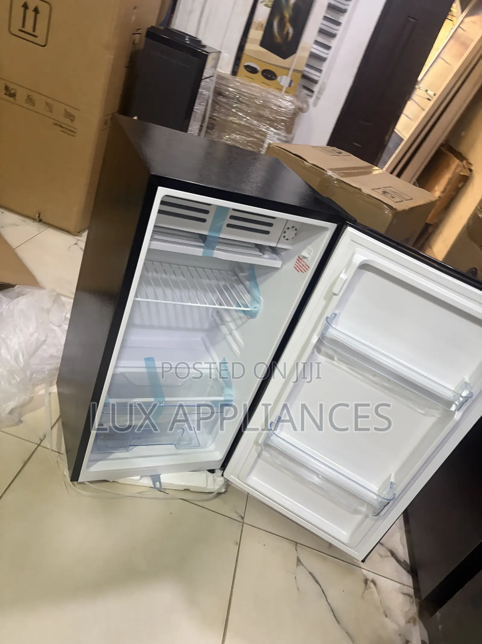 Royal 105L Refrigerator for Convenient Provision Storage