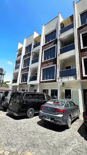 5bdrm Duplex in Off Adeola Odeku for rent