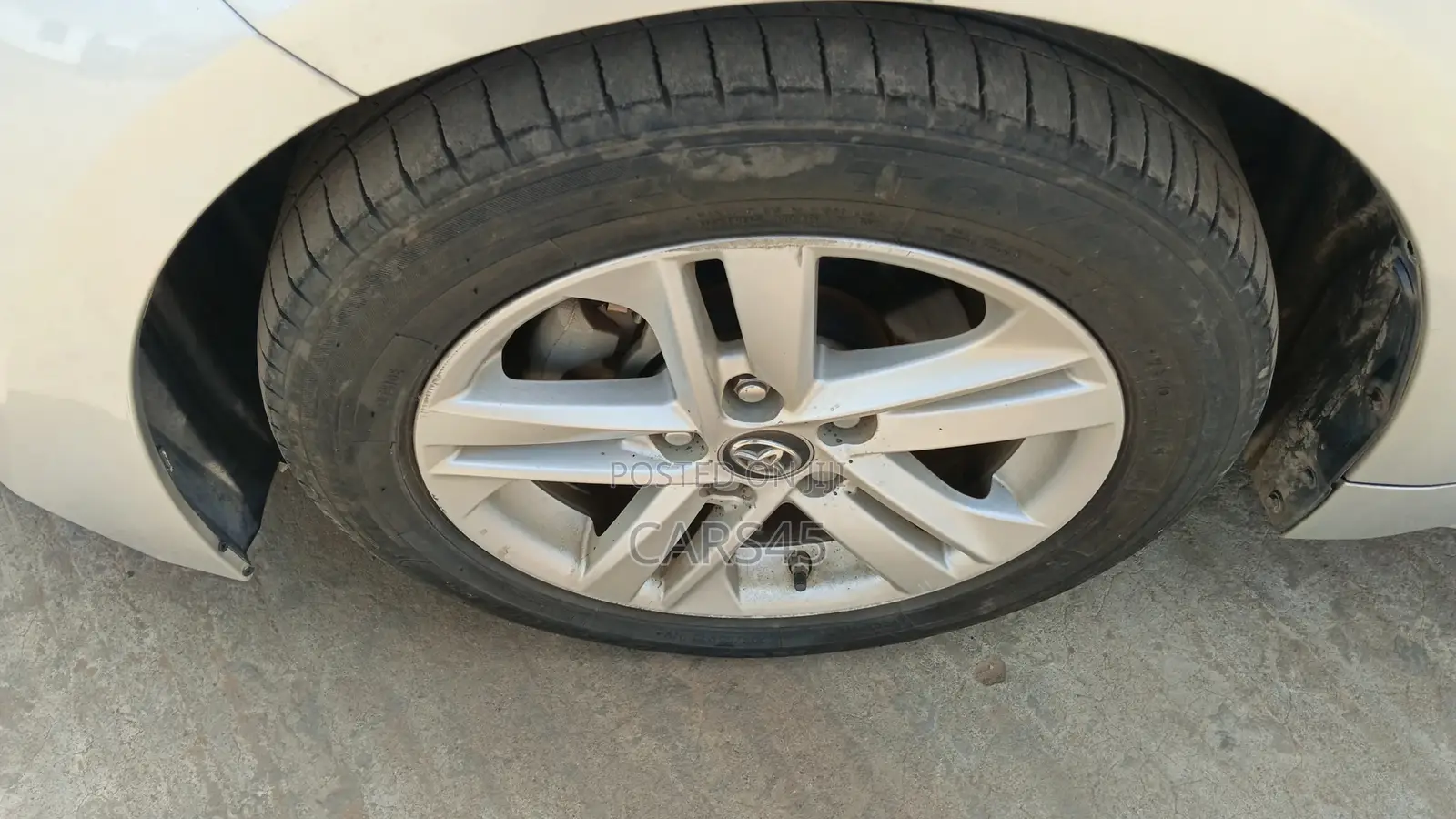 Toyota Levin Entry 2019 Silver