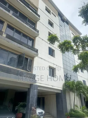 3bdrm Apartment in Off Ahmadu Bello Way for rent