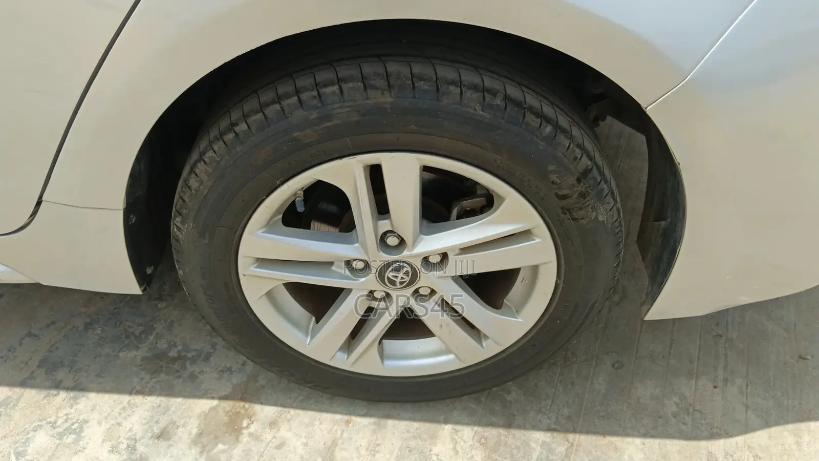 Toyota Levin Entry 2019 Silver