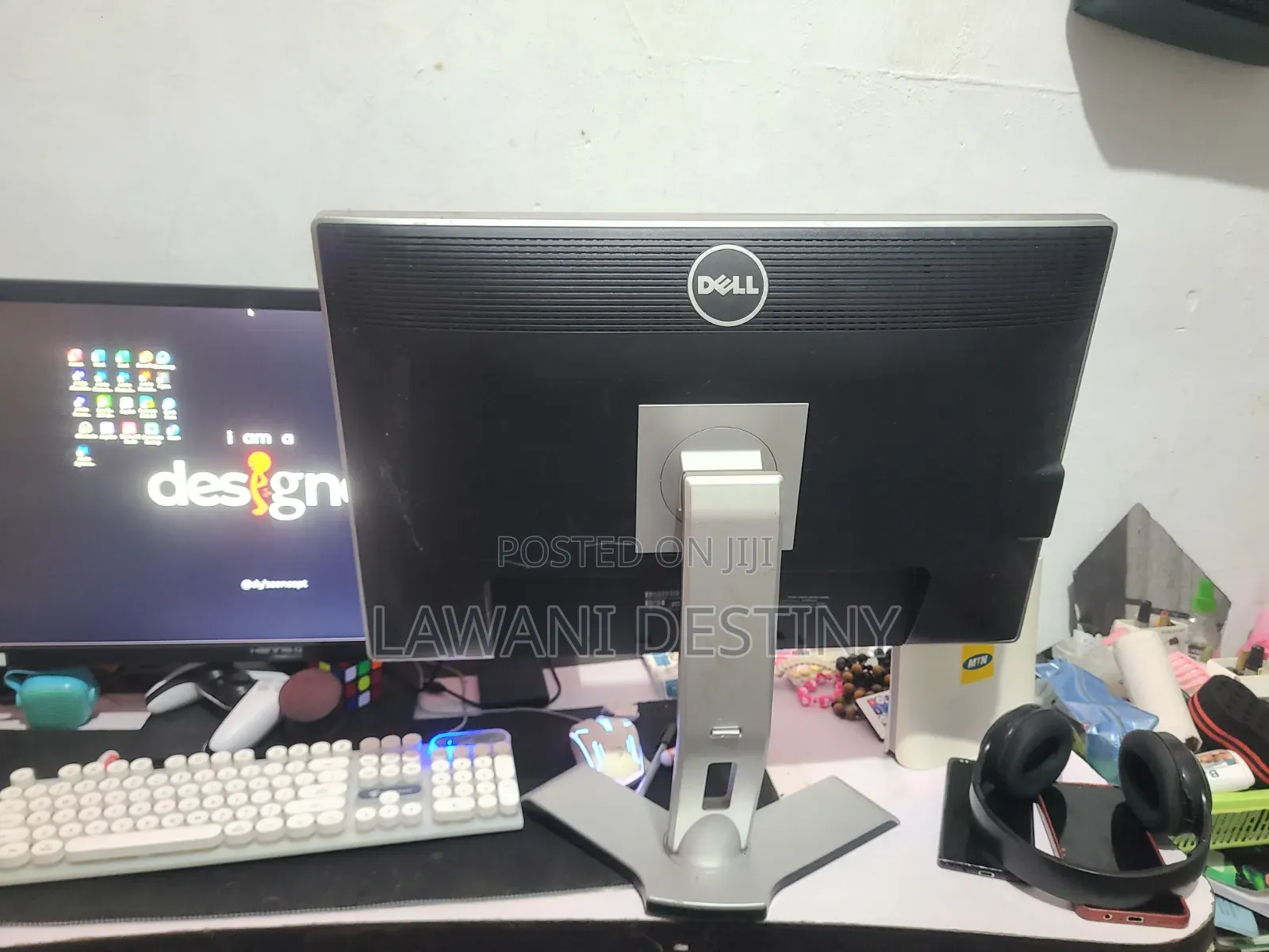 24 Inces Monitor