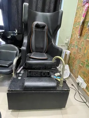 Perdicure Seat