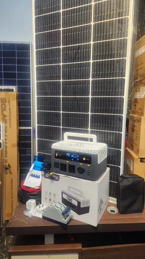 700W Portable Solar Power Station With 200W Solar Panel
