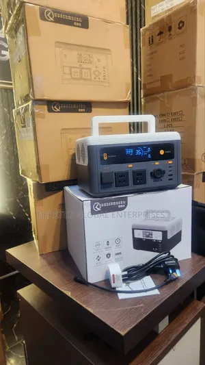 700W Solar Generator for TV, Fans, Lighting and Electronics