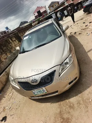 Toyota Camry XLE 4dr Sedan (2.4L 4cyl 5A) 2009 Gold
