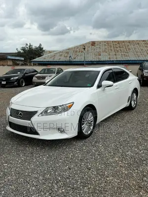 Lexus ES 2013 White