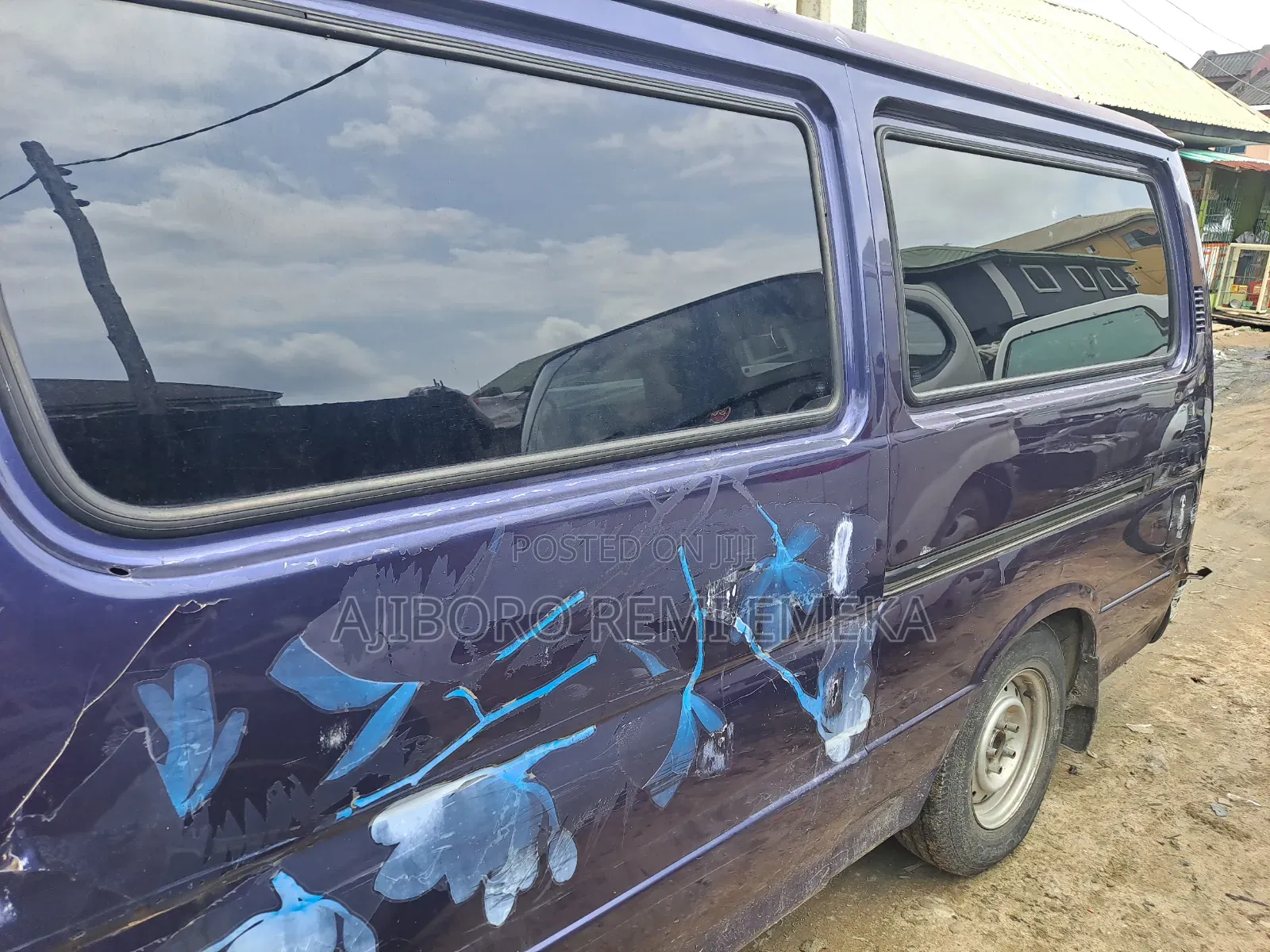 Toyota HiAce 2004 Pink