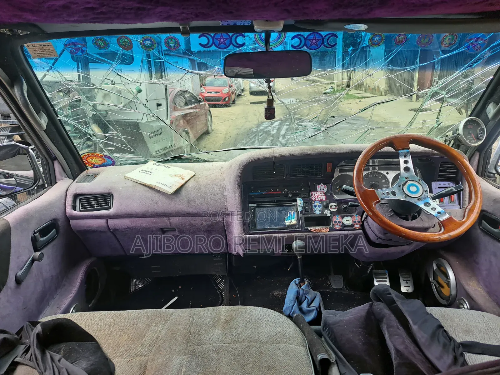 Toyota HiAce 2004 Pink