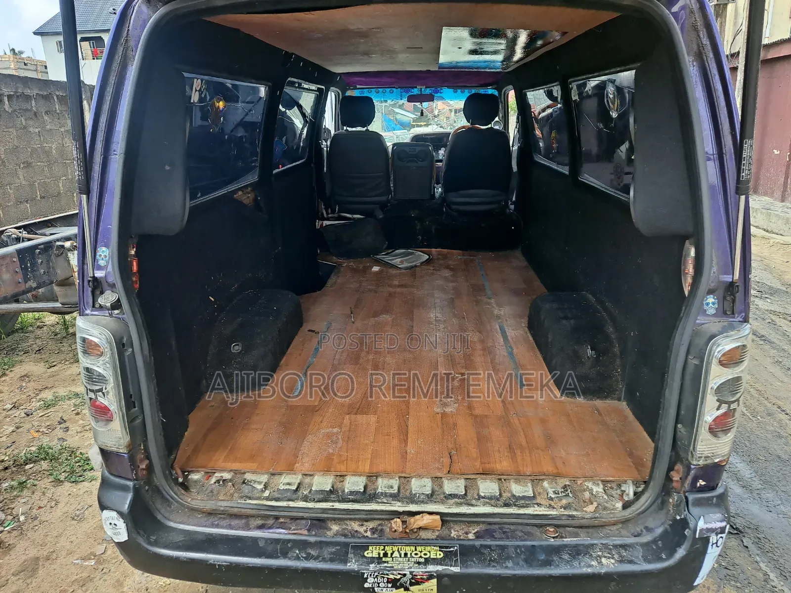 Toyota HiAce 2004 Pink