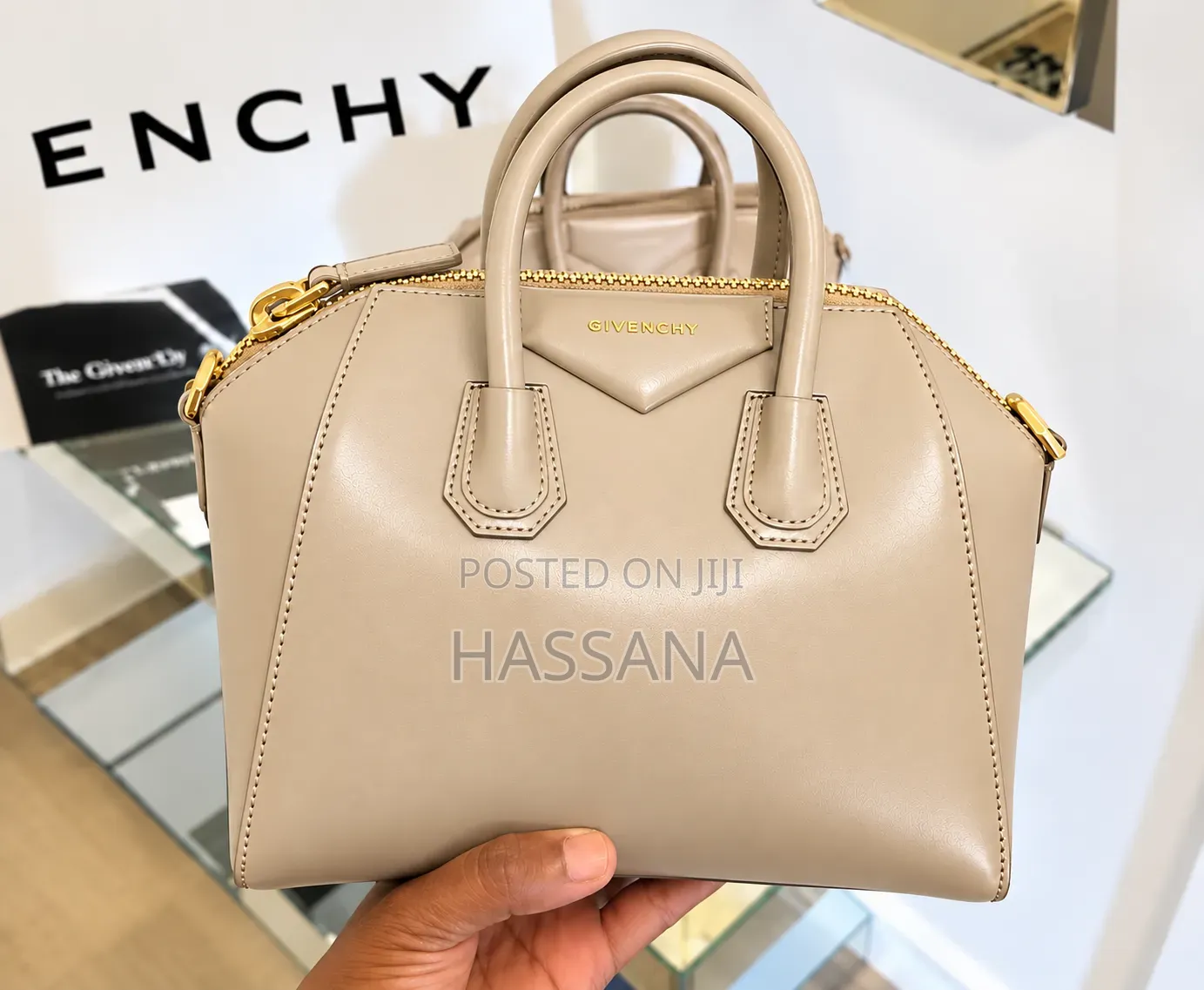 Qquality Middium Size Bag