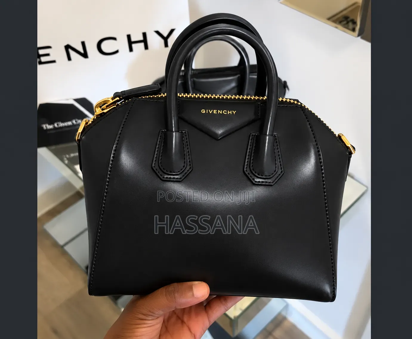 Qquality Middium Size Bag
