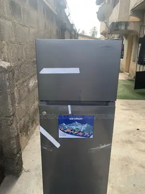 SKYRUN 200L Refrigerator – Everyday Cooling Convenience in a Styli