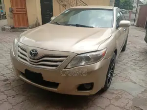Toyota Camry 2011 Gold