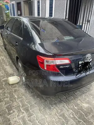 Toyota Camry SE V6 4dr Sedan (3.5L 6cyl 6A) 2013 Blue
