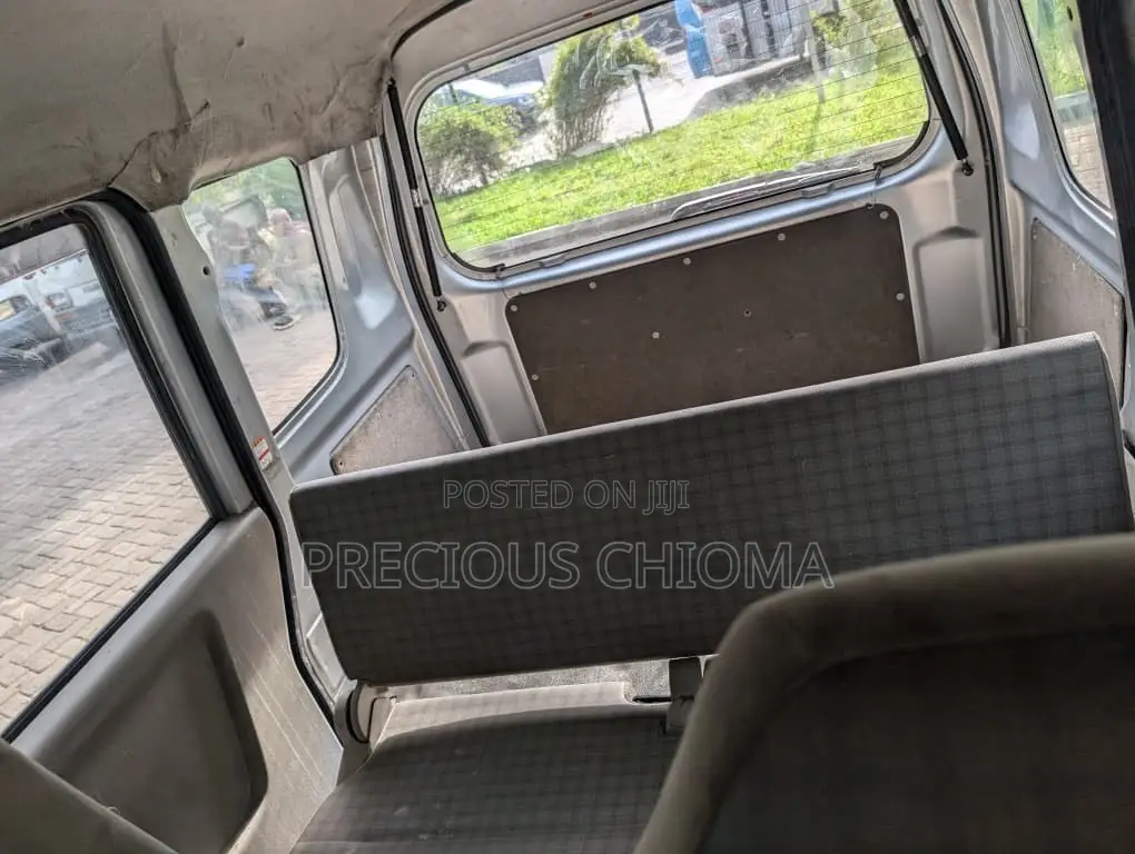 Suzuki APV Minibus 2012 Silver