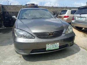 Toyota Camry 2005 Gray