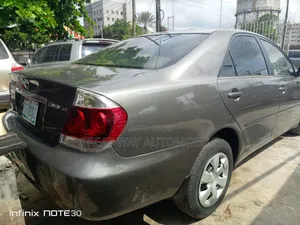 Toyota Camry 2005 Gray