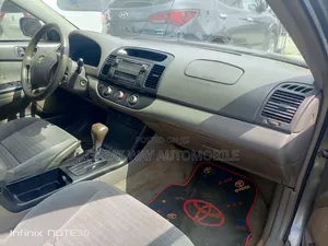 Toyota Camry 2005 Gray
