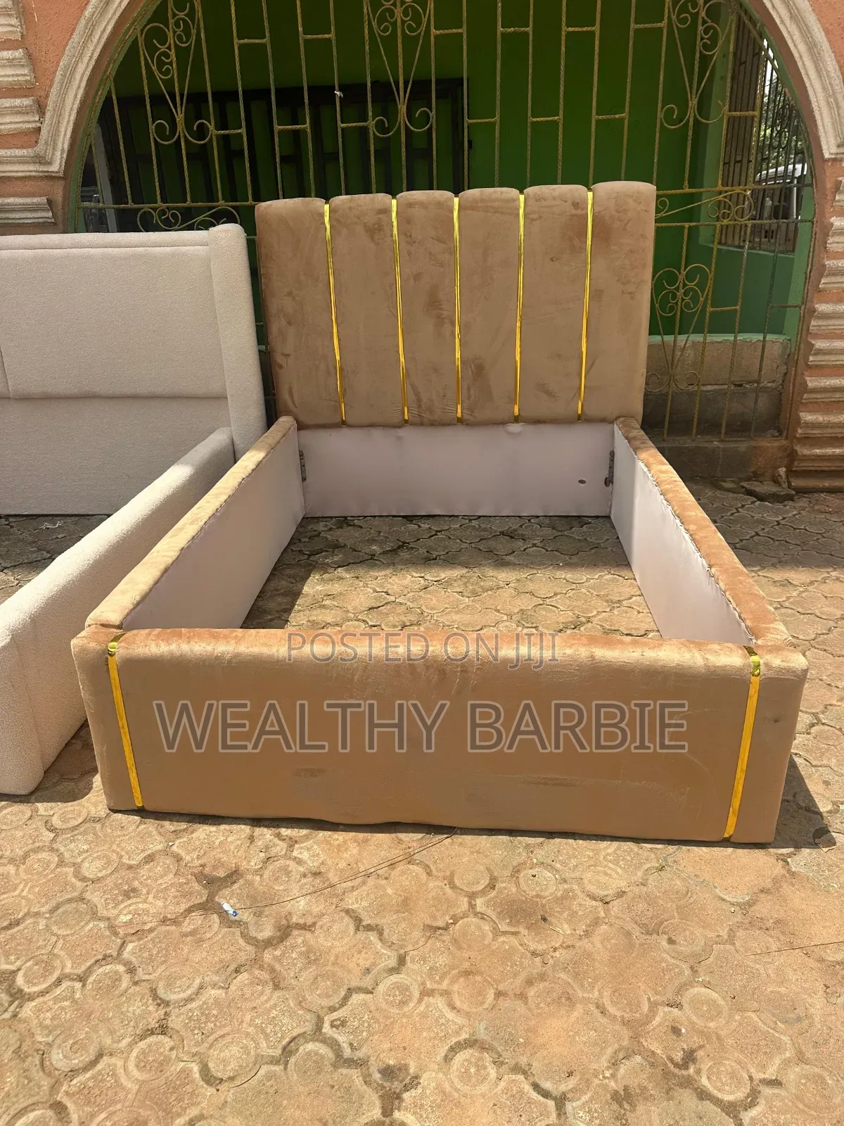 4x6 Bedframe
