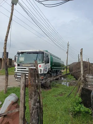 Scania Truck in Good Condition Which Can Convey Up to 21tons.