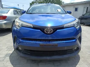 Toyota C-HR 2017 Blue