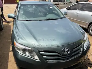 Toyota Camry SE 4dr Sedan (2.5L 4cyl 6A) 2011 Green