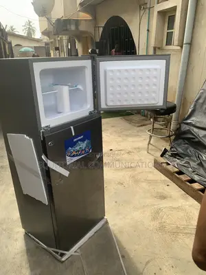 SKYRUN 200L Fridge With Spacious Storage