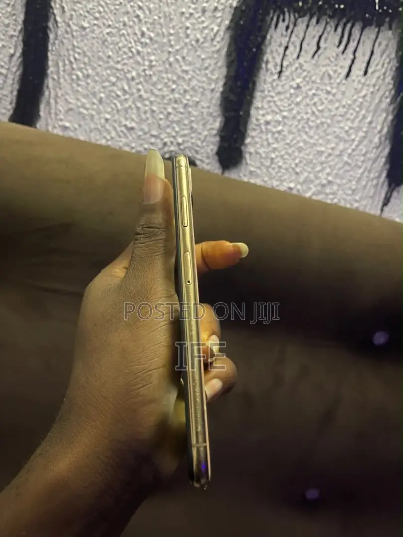 Apple iPhone XS Max 64 GB Gold