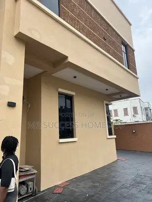 4bdrm Duplex in Carlton Gate Estate, Akobo for sale