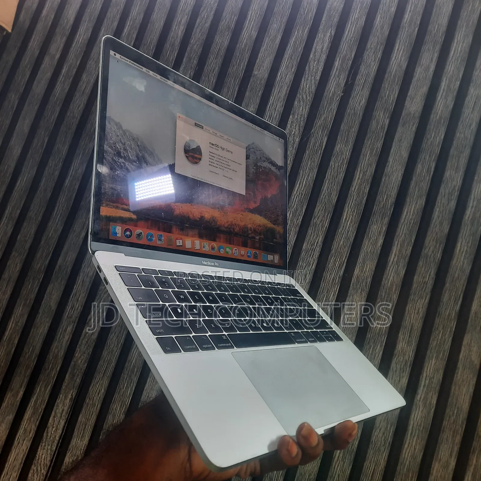 Laptop Apple MacBook Pro 2017 16GB Intel Core i5 SSD 256GB