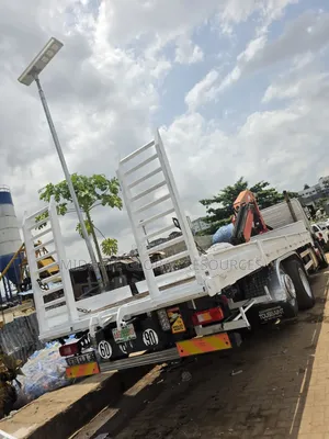 Long Platform Crane Truck (HIAB) for Hire