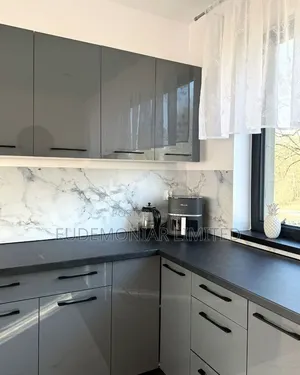Premium Cooking Space Wall Surfacing