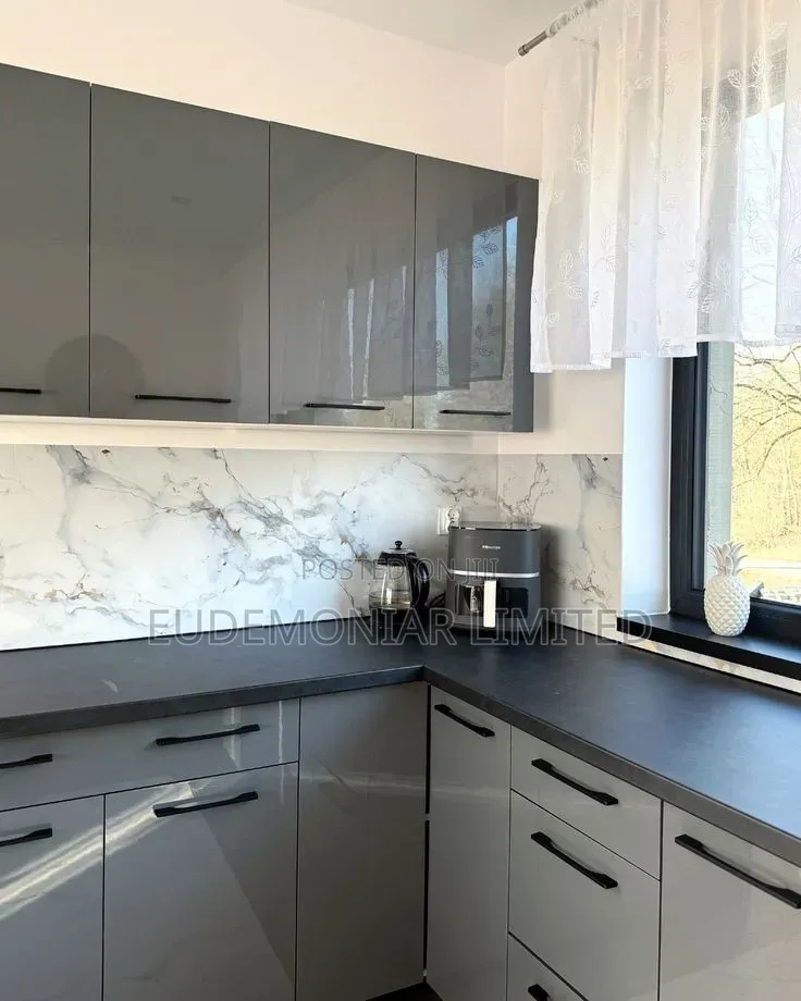 Premium Cooking Space Wall Surfacing