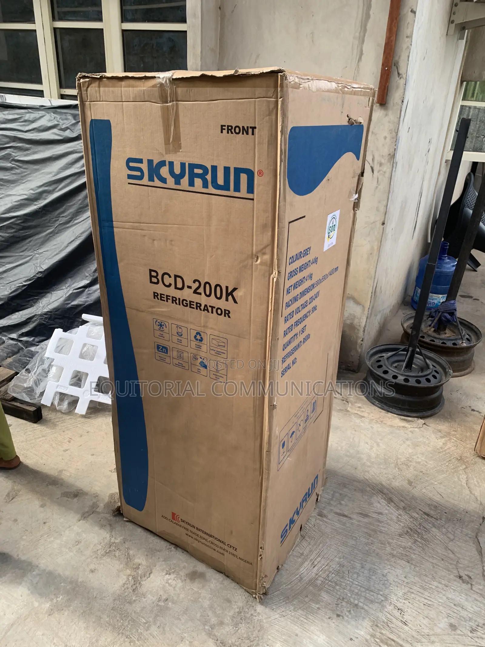 SKYRUN 200L Fridge With Practical Storage Space